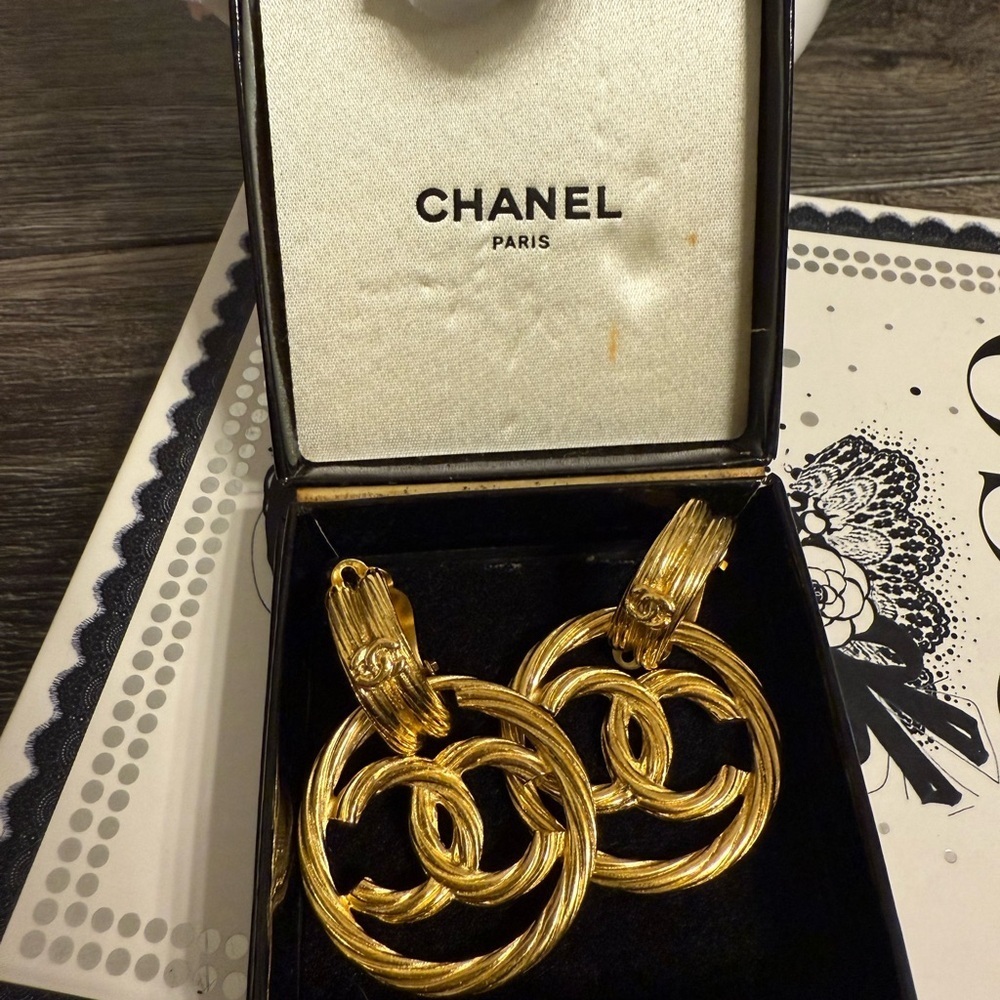 CHANEL Vintage Gold Circle CC Logo Hoop Clip On Earrings